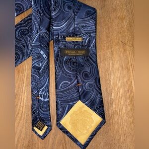 100% silk Donald J. Trump signature collection Blue Paisley Tie